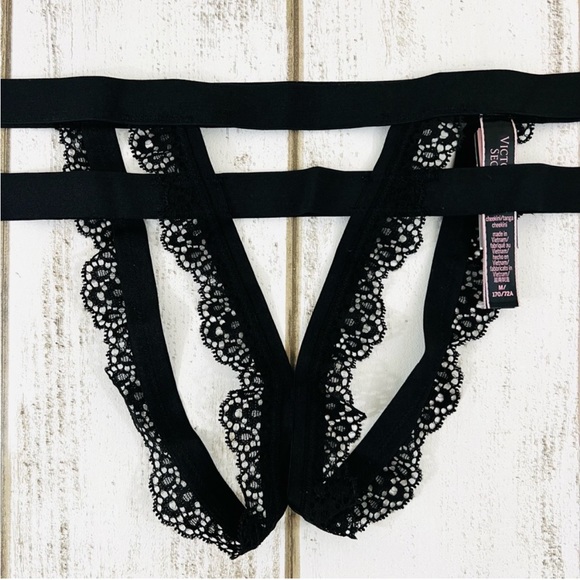 M Victoria’s Secret Very Sexy Strappy Crotchless Cheekini Rare Retired Style - Picture 5 of 8